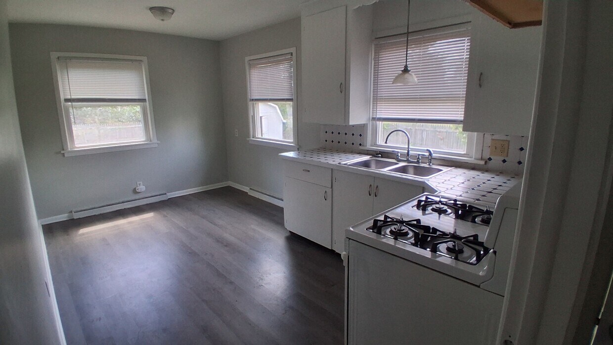 Foto principal - 2330 7th St NE