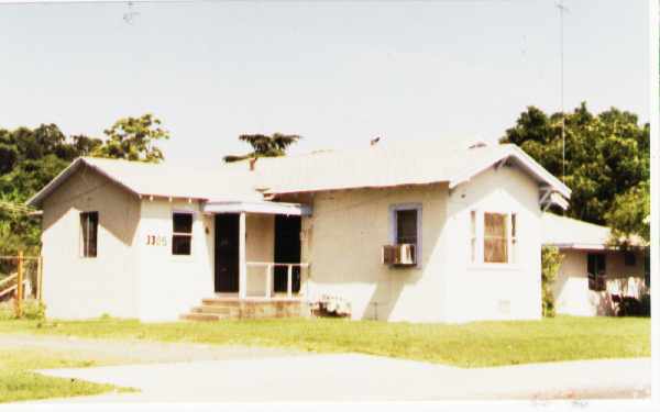 Building Photo - 921 Rivera Dr