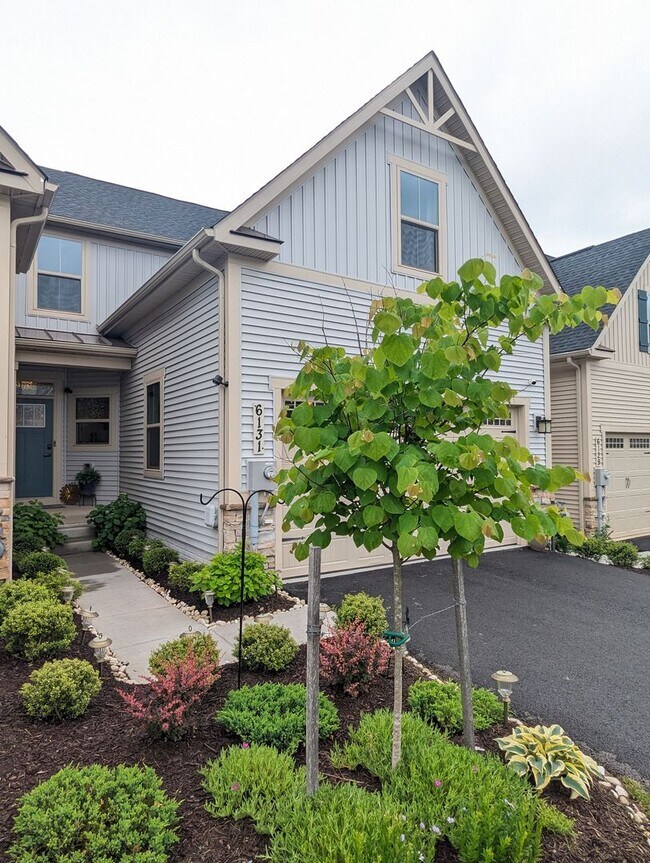 Foto del edificio - Beautiful Townhouse Villa in Harrison Terr...