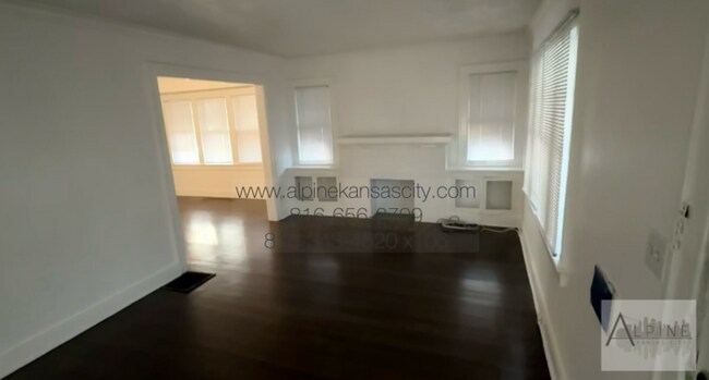 Building Photo - Updated Midtown Home AT Blue Hills Park! Corner Lot, Garage & Carport!