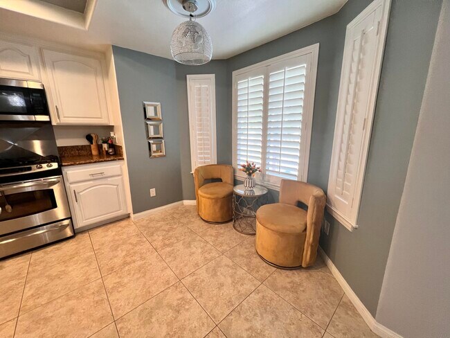 Building Photo - 44870 Seeley Dr