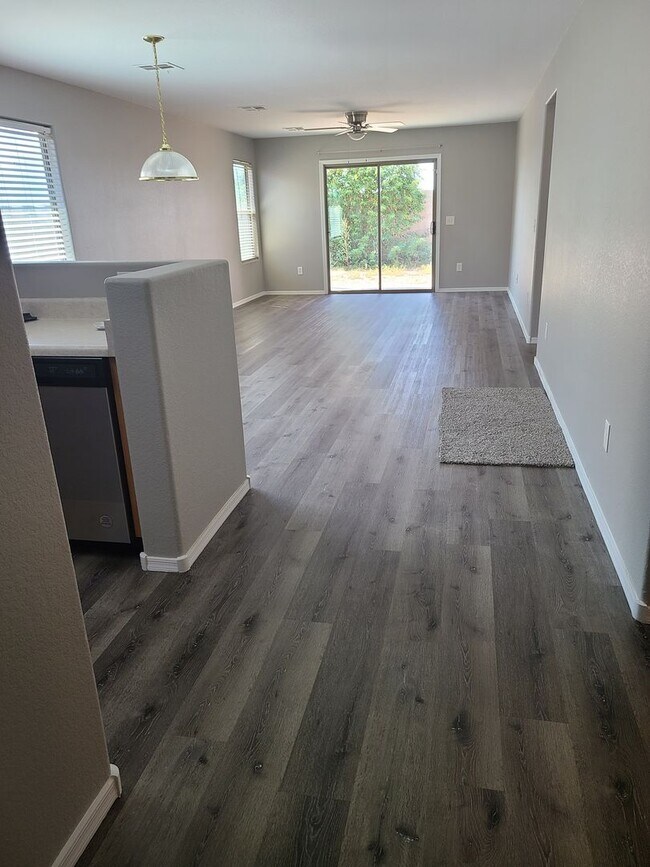 Foto del edificio - 19408 N Smith Dr