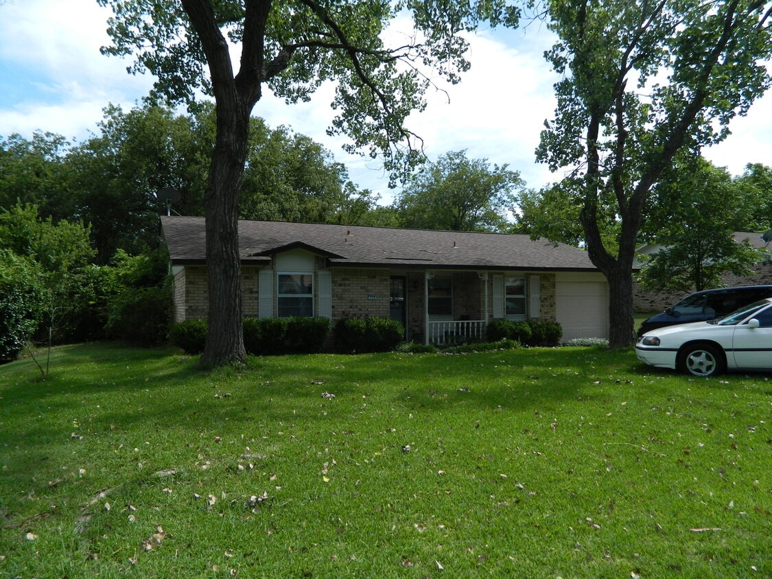 Building Photo - AVAILABLE NOW!!! Lovely 3-Bedroom 1.5-Bathroom in Duncanville