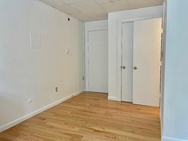 Building Photo - 410 Beacon St
