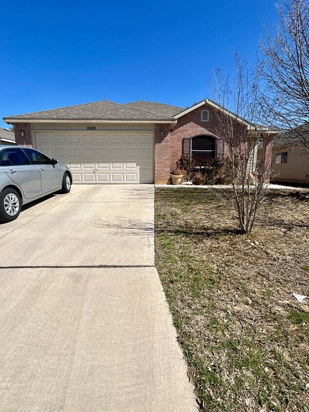 Primary Photo - 1st months rent will be half off. Welcome ...