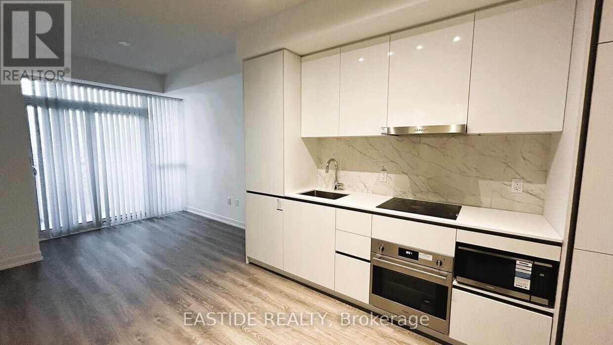 Photo principale - 8 Interchange Wy