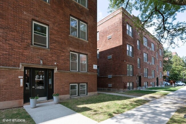 Building Photo - 4870 N Rockwell St