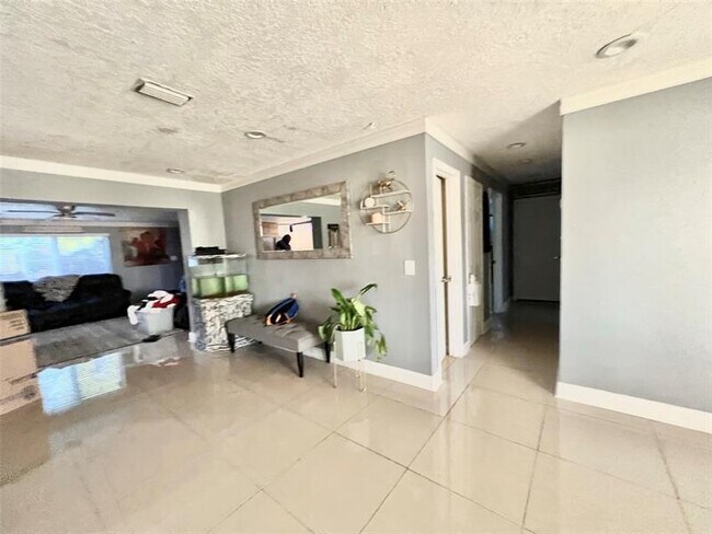 Foto del edificio - 7207 SW 5th St