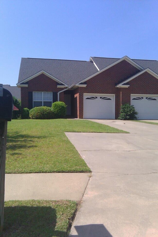 Foto del edificio - 3510 Landmark Dr