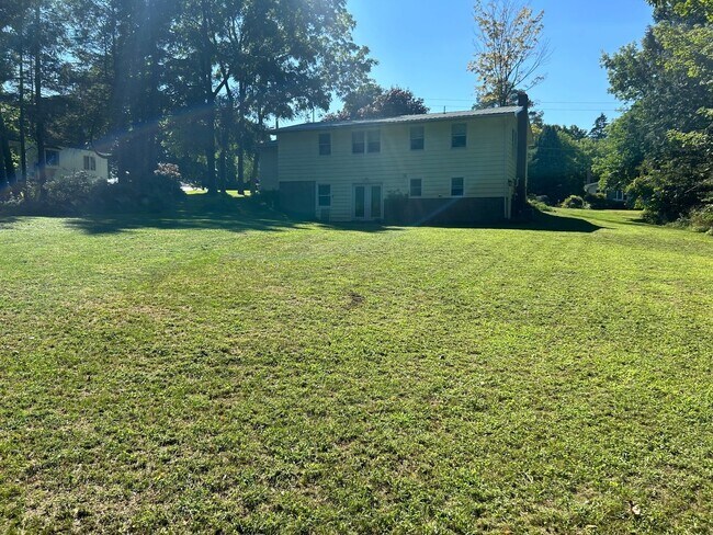 Building Photo - 3 Bedroom Single Family Home in Hannibal