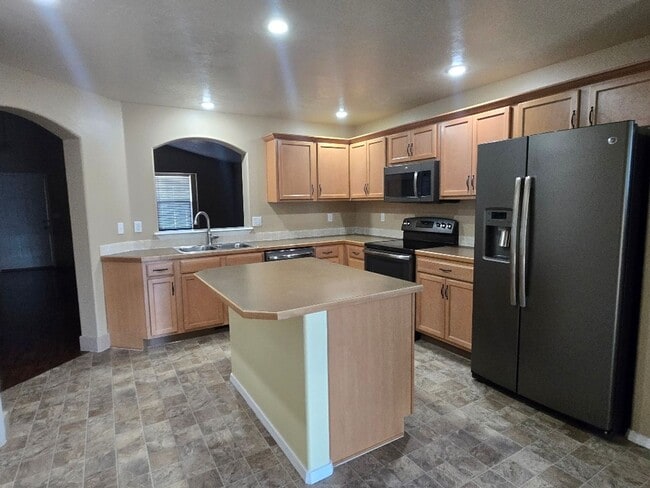 Building Photo - Lovely Meridian Home