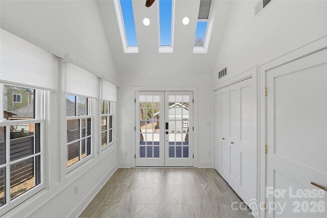 Building Photo - 1838 Merriman Ave