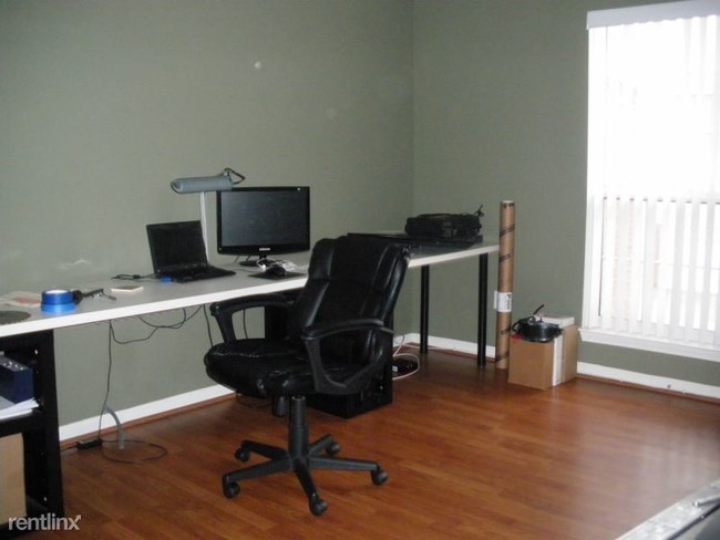 Building Photo - 30202 Chesapeake Cir