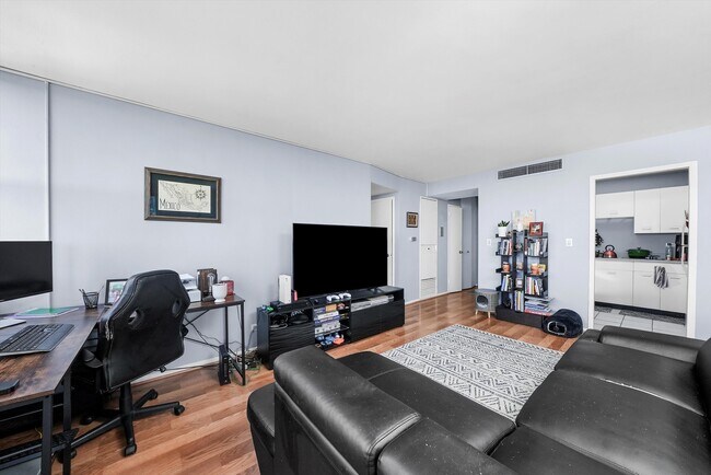 Foto del edificio - 6301 N Sheridan Rd