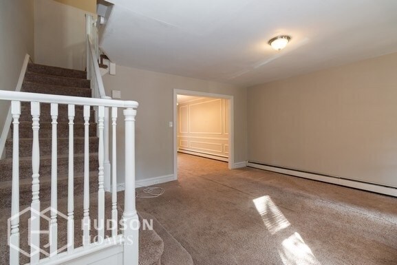 Foto del edificio - 6617 Morris Park Rd