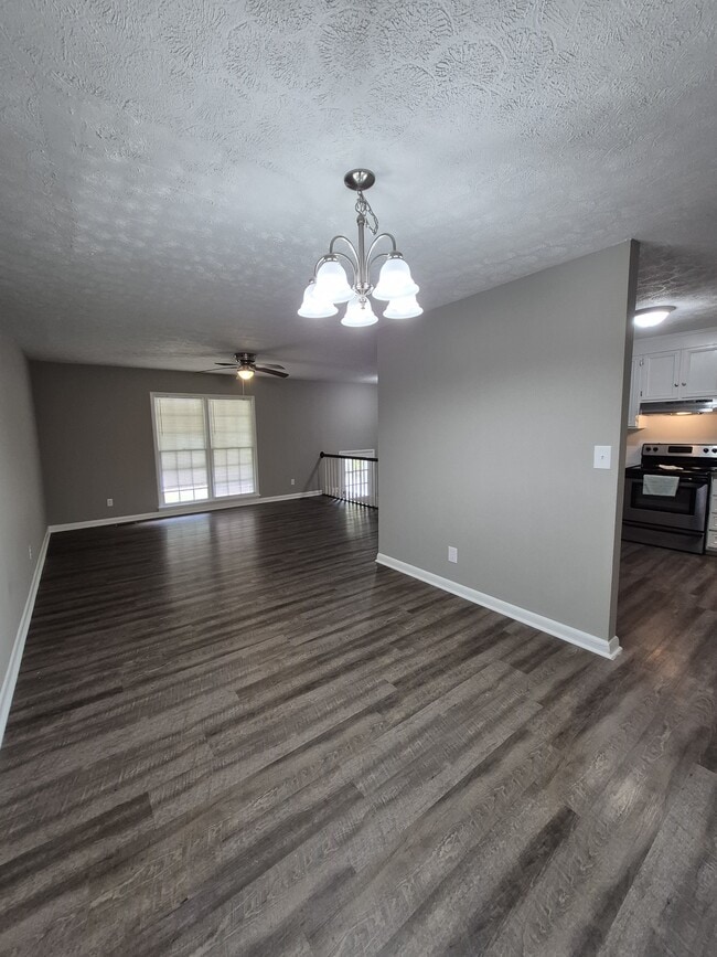 Foto del edificio - 1151 Bouldercrest Cir