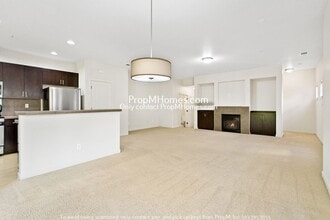 Building Photo - 610 NE Garswood Ln