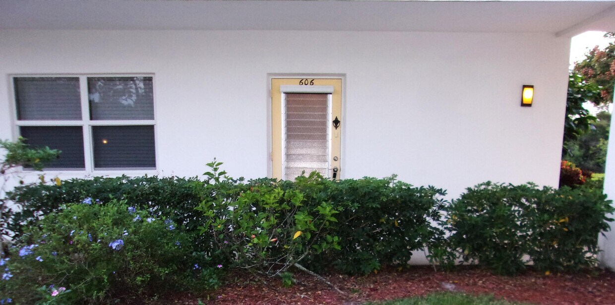 Primary Photo - 1225 NW 21st St