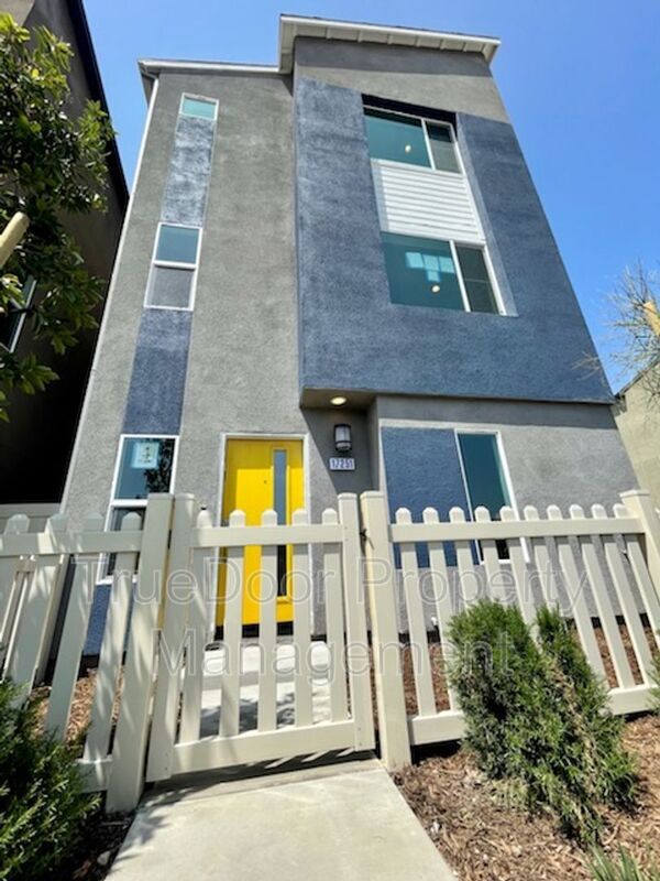 Building Photo - 17251 Faro St