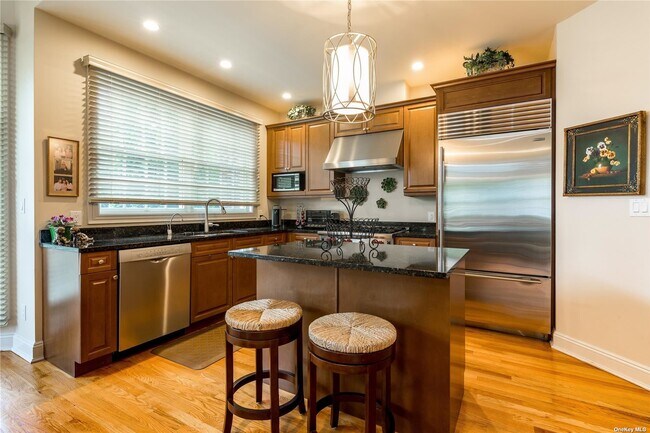 Foto del edificio - 20 Hathaway Ln