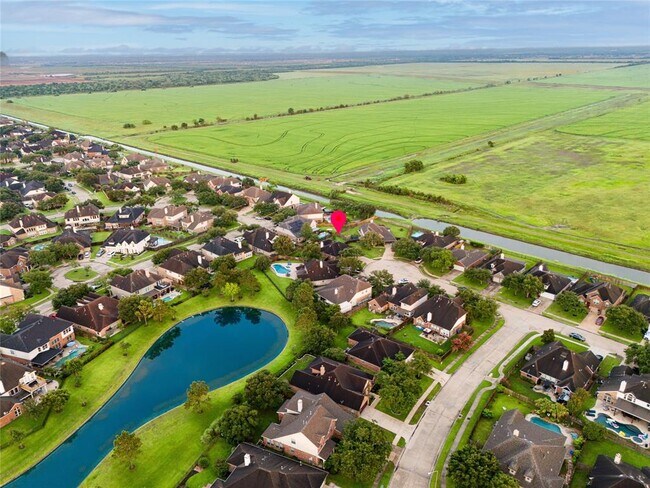 Foto del edificio - 5701 Emerald Brook Ln