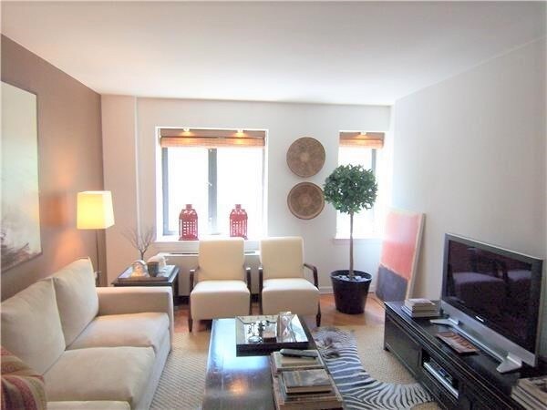 Living room - 360 W 22nd St