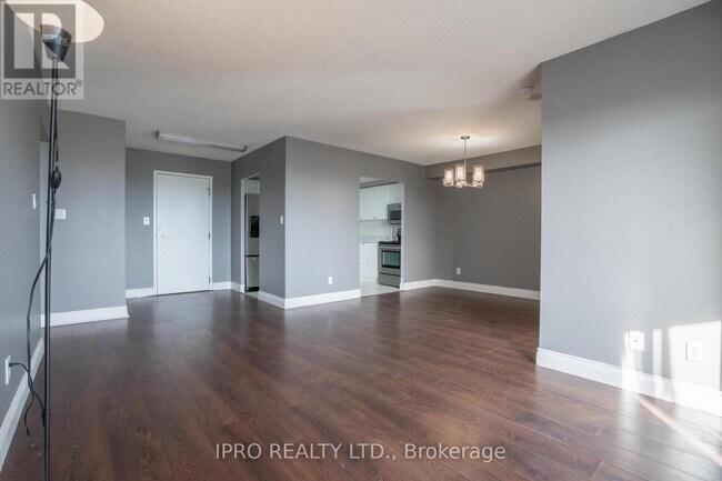 Photo du bâtiment - 135-2135 Hillcrest Ave