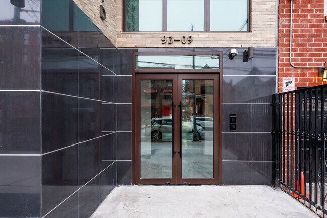 Fotografía del edificio - 93-09 Lamont Ave