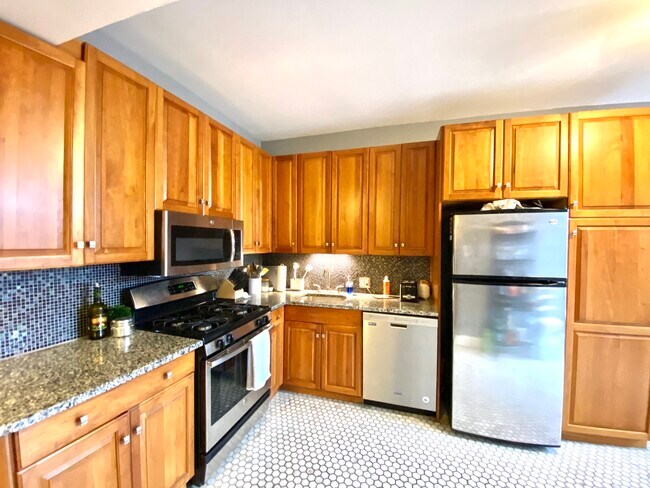 Foto del edificio - 925 W Belmont Ave