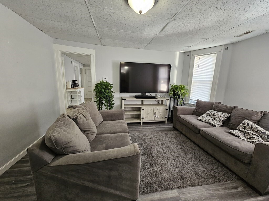 105 Arthur St Unit 3, Worcester, MA 01604 Room for Rent in Worcester