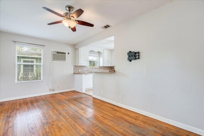 Foto del edificio - 4603 Jinx Ave