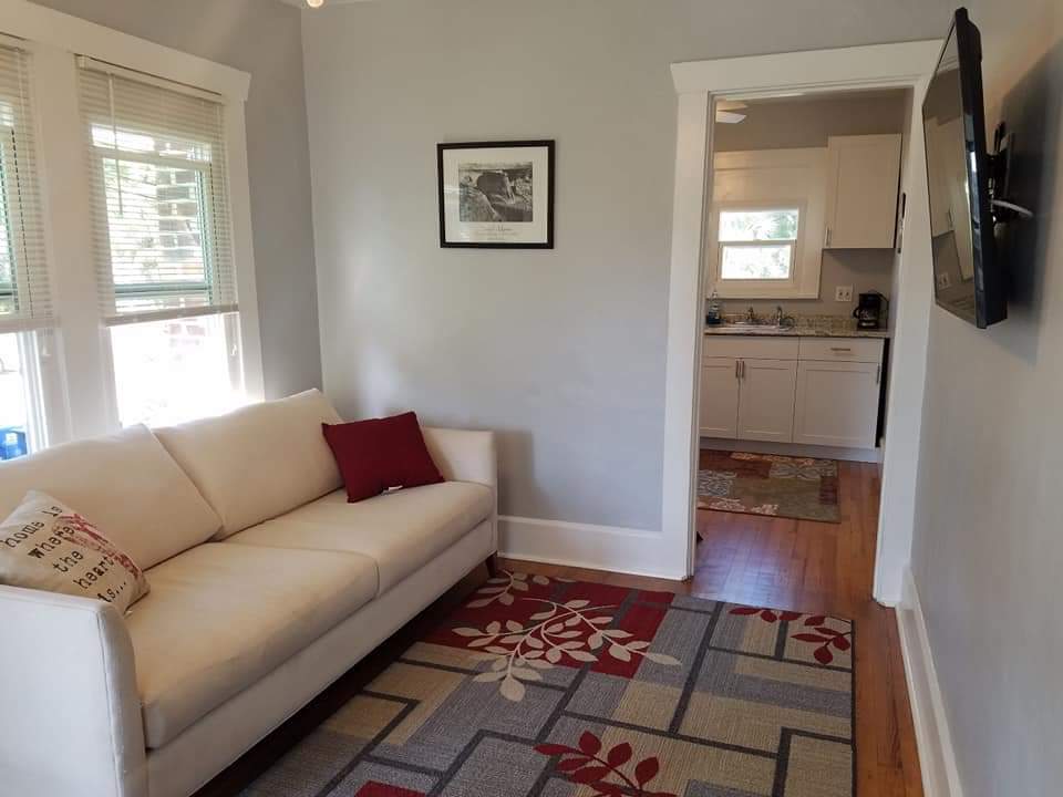 808 1/2 Grove St N, Saint Petersburg, FL 33701 Apartments in Saint