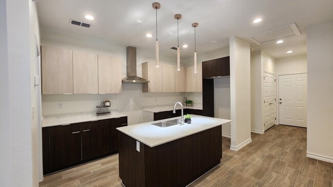 Foto del edificio - 5702 Moses Lp