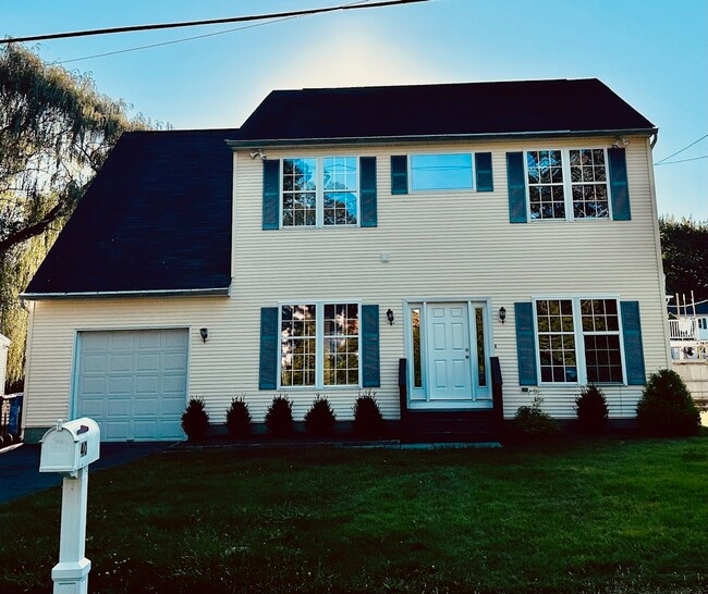 Building Photo - 40 Marlin Dr Building Photo - 40 Marlin Dr