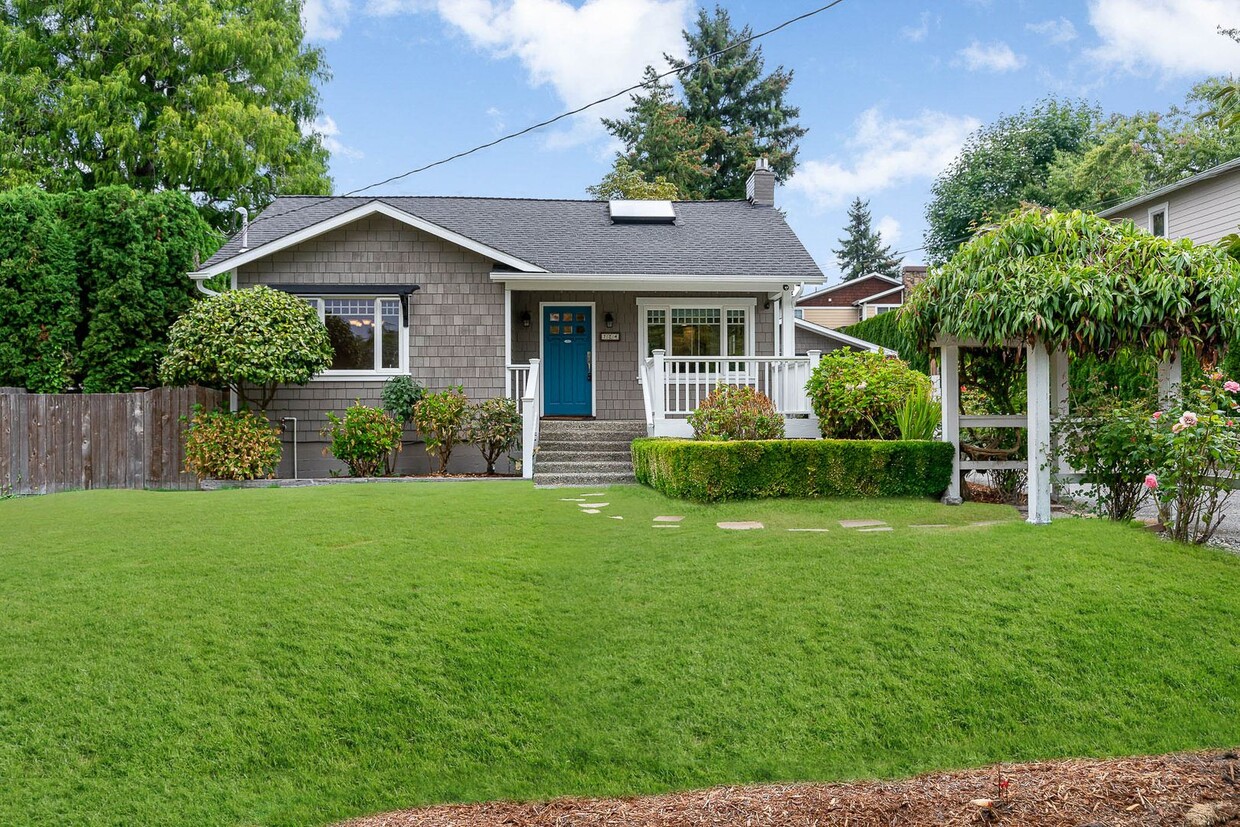 Primary Photo - 3Bd/2Ba Kirkland House