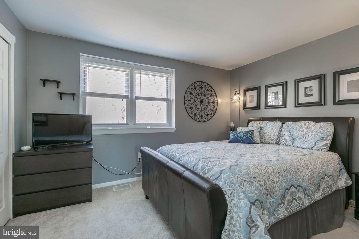 Foto principal - 6483 Heritage Hill Dr