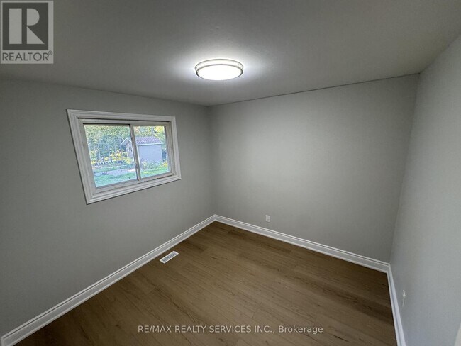 Photo du bâtiment - 41 MacLaren Ave