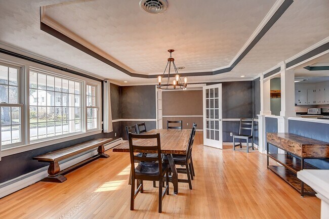 Foto del edificio - Close to Bases! Renovated brick ranch!