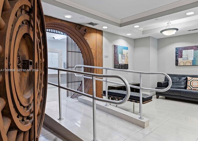 Foto del edificio - 111 E Flagler St