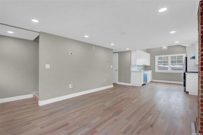 Building Photo - 67 Prime Ave