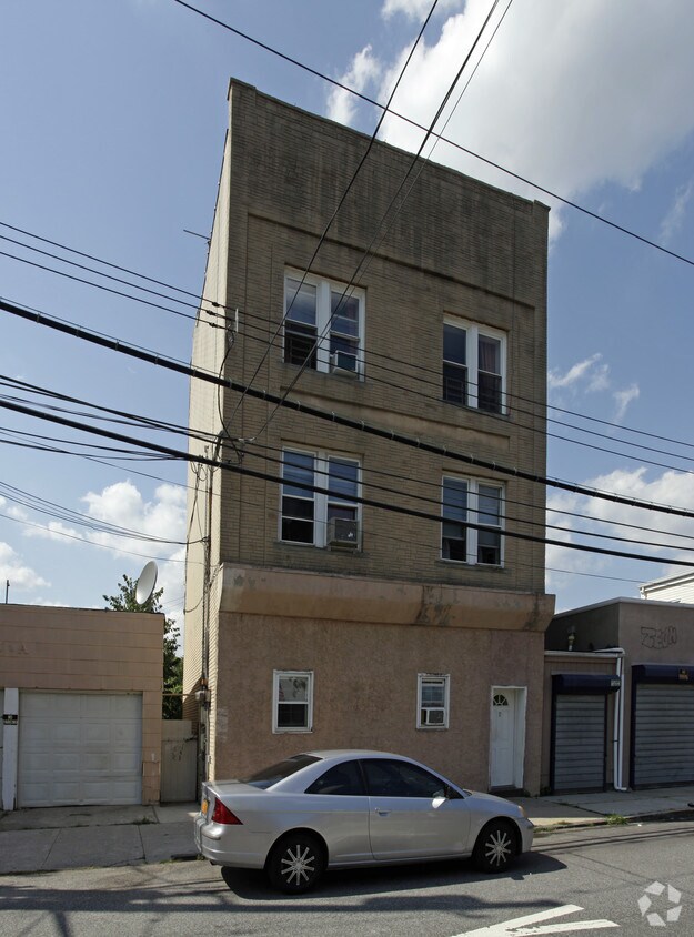 Primary Photo - 11 St Marys Ave