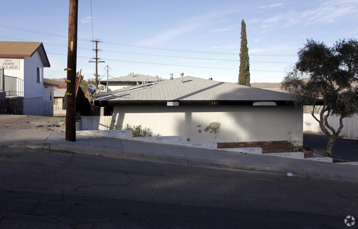 Building Photo - 145 W Fredricks St
