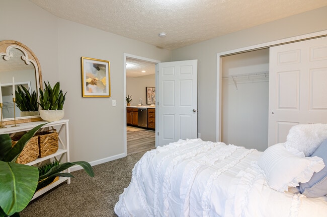 Building Photo - Villas at Franklin