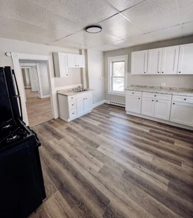 Building Photo - 23 Crown St