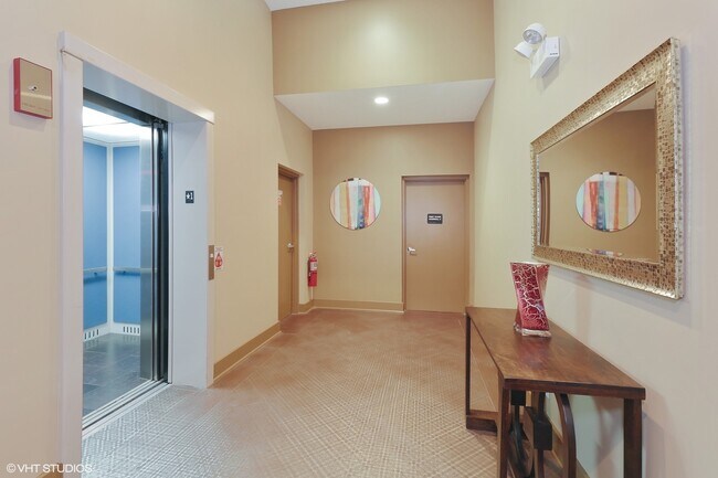 Foto del edificio - 5766 N Lincoln Ave