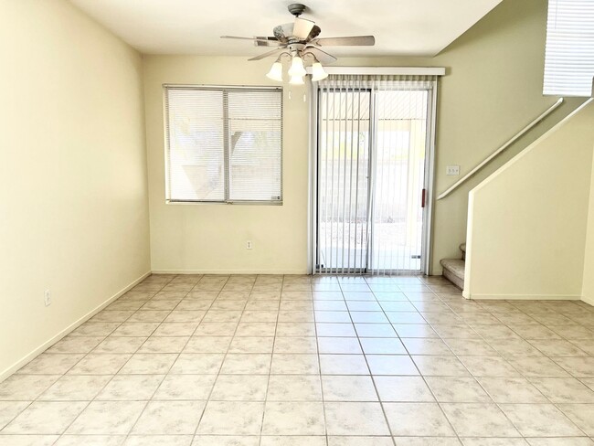 Building Photo - Summerlin South!