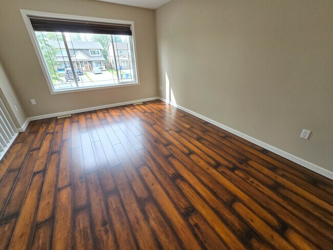 Building Photo - 8407-8488 88 St