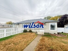 Building Photo - 1420-1420 Queen Ave