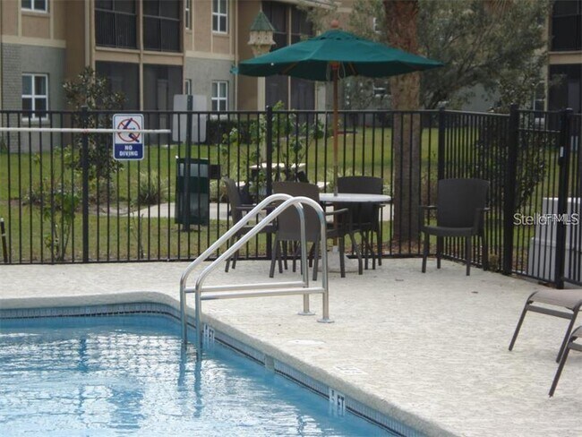 Foto del edificio - 2433 Barley Club Dr