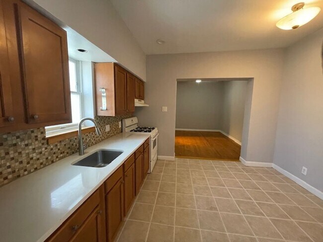 Building Photo - Passyunk Square 1 Bedroom